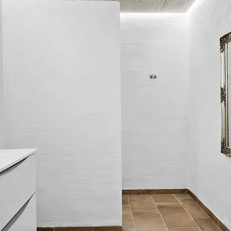 Holiday home 4 Bedroom Beautiful In *