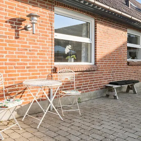 4 Bedroom Beautiful In * Holstebro