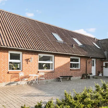 4 Bedroom Beautiful In